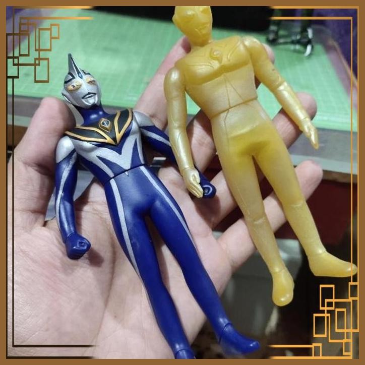 [R28] figure ultraman Agul sofubi bandai set
