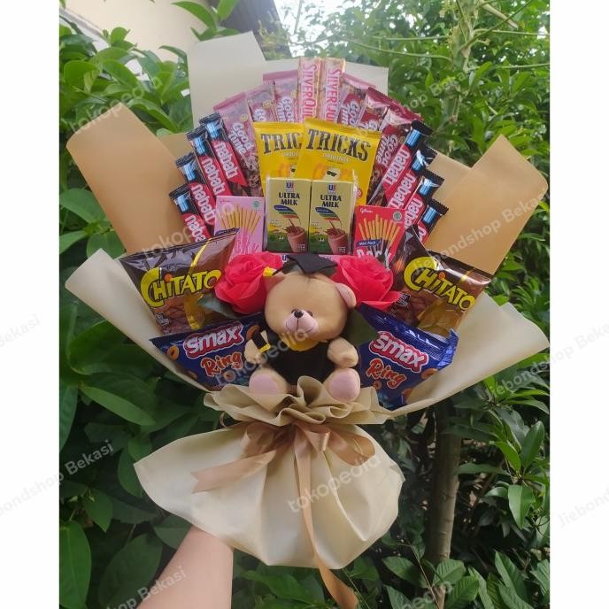 

BUKET PREMIUM COKLAT BUNGA BONEKA/ULTAH/SIDANG/WISUDA/ANNIVERSARY Terlaris