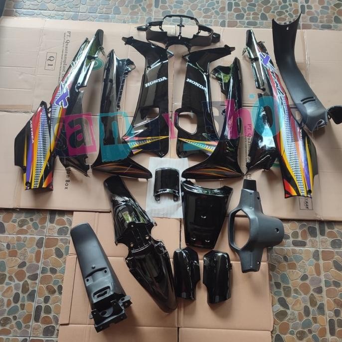 FULL BODY HALUS KASAR HONDA SUPRA X 100 / SUPRA LAMA HITAM + STRIPING ORIGINAL