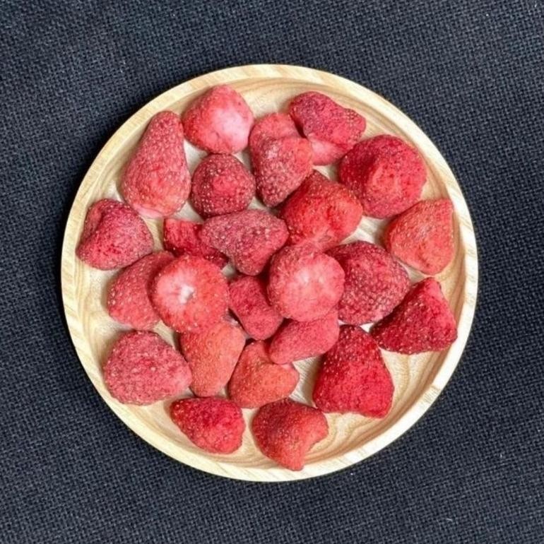 

re-65 NAKOCI Freeze Dried Strawberry - Snack Buah Kering Stroberi Premium 50gram Hemat