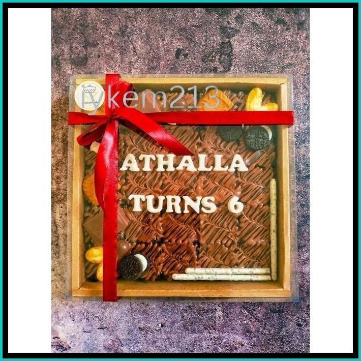 

BROWNIES HIAS - BIRTHDAY CAKE