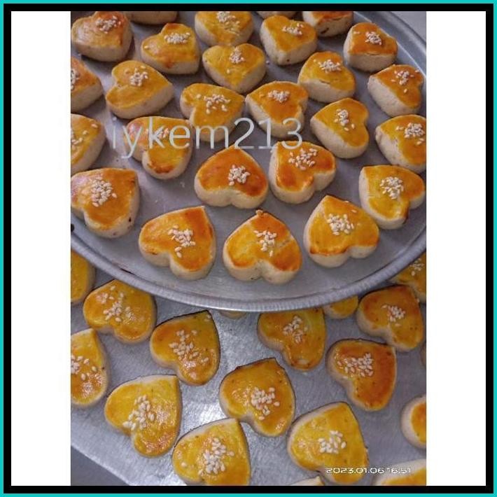 

KUE KACANG PREMIUM MANIS GURIH BELI 2 GRATIS 1 POUCH