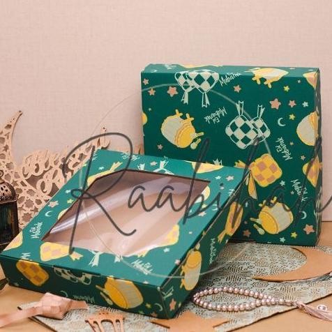

KARDUS HAMPERS LEBARAN BOX IDUL FITRI PACKAGING TOPLES KUKER GIFTBOX DAN SOUVENIR DUS MIKA 25X25X5 CM