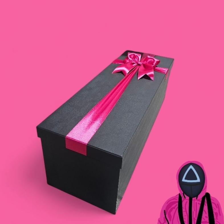 

Hardbox Kotak Kado Hadiah Exclusive Hampers Box Hitam Pita Pink Fusia Squid Game