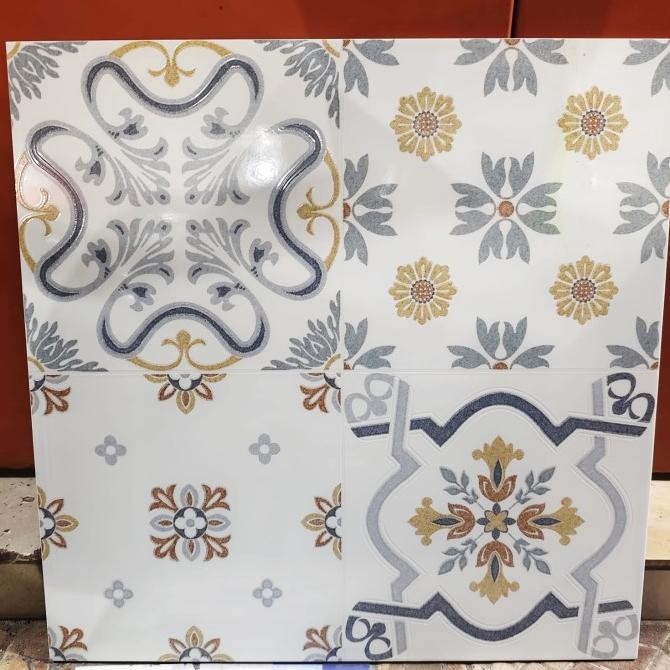 Keramik 50x50 motif batik (glossy)/ keramik dekoratif/keramik dapur/keramik dinding dapur/ keramik c