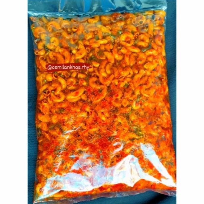 

MAKARONI BANTET 500gr KENCUR EXTRA DAUN JERUK / SNACK / CEMILAN PEDAS nUg