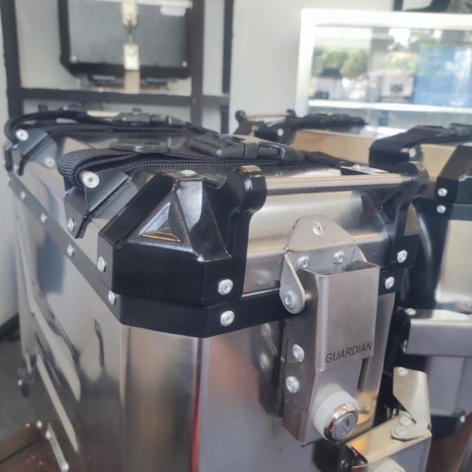 Premium Side Pannier Guardian Adventure