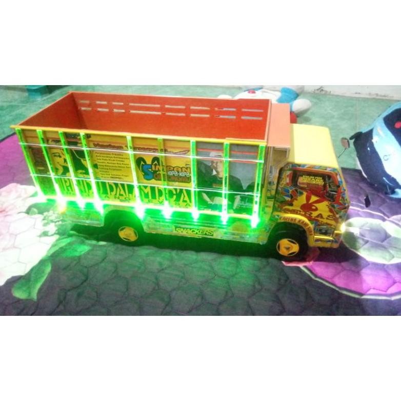 miniatur truk oleng jumbo bak 3d full lampu