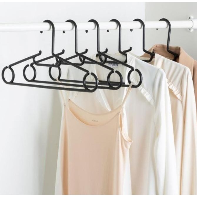 Hanger Baju Plastik Hitam 10 pcs - Gantungan Pakaian Plastik Tebal