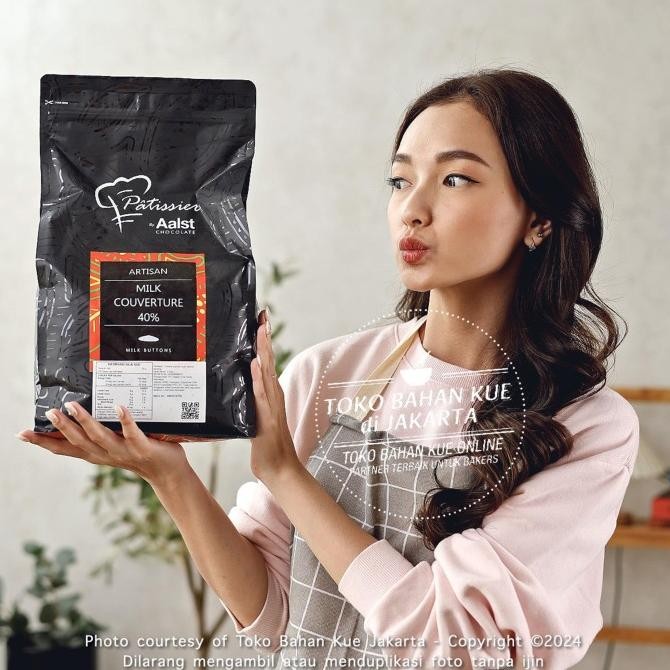 

Promo Patissier 40% Milk Couverture Chocolate 500Gr Cokelat Coin Coklat Susu