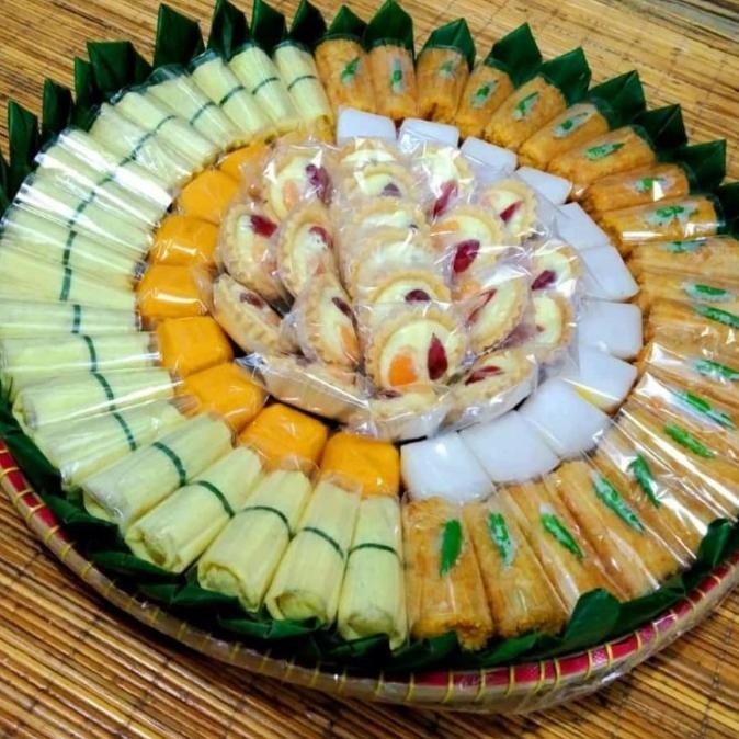 

Grosir Kue Tampah | Kualitas Terbaik | 80 Pcs | 8 Item | Bj Food & Cakes