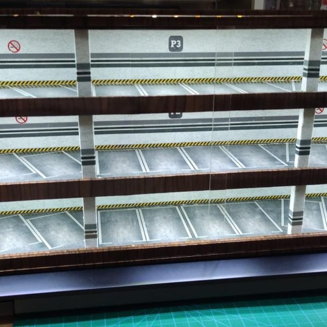 rak hotwheels LED diorama parkir kapasitas 30pcs