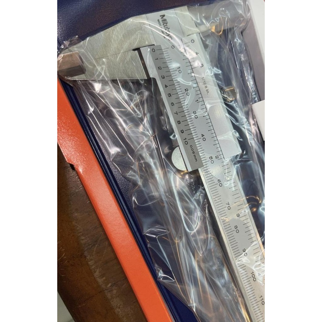 

Produk Baru!! Jangka Sorong Manual Mitutoyo 530-104 6Inch (0.05) Orignal Jpn