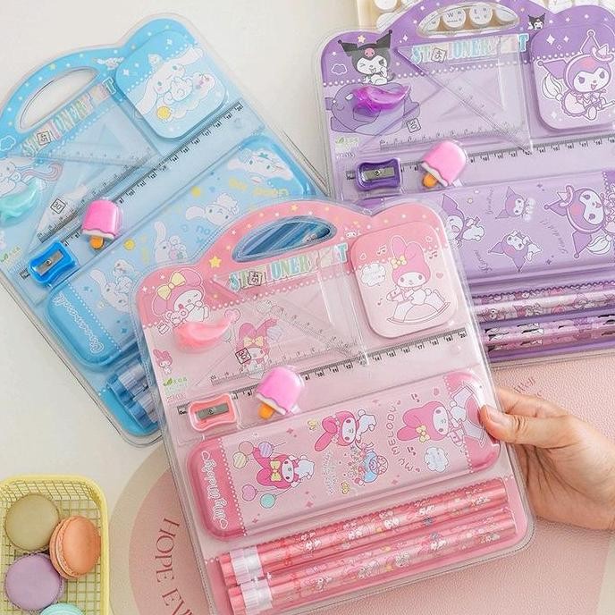 

Set Alat Tulis 12in1 Paket Pensil ATK Anak sekolah Stationery Gift Set Kotak Pensil Penghapus Penggaris Rautan Grip Perlengkapan Menulis Souvenir Birthday Kado Ultah Murah Pencil Case Kaleng Unik Lucu LFS