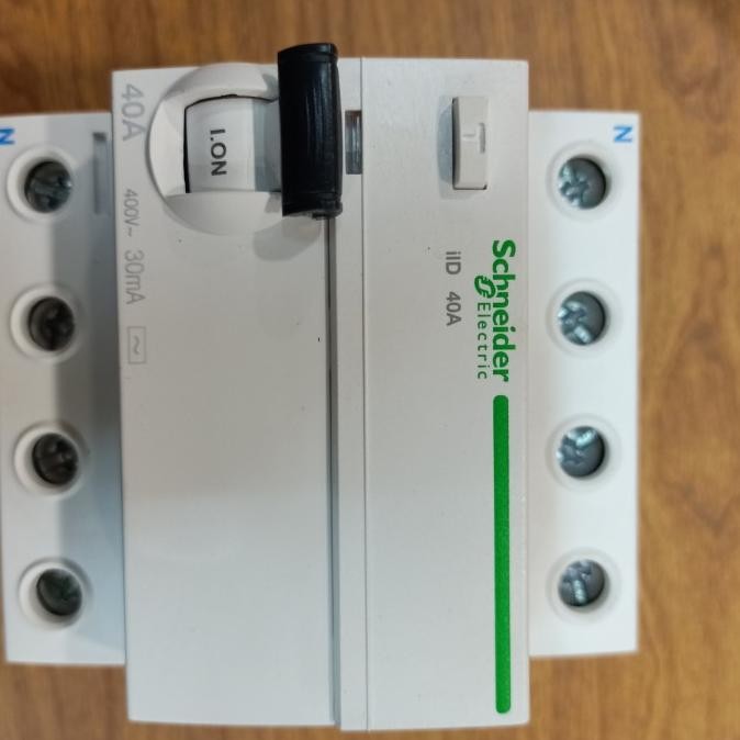 RCCB/ ELCB IID 4P-40A 30MA SCHNEIDER