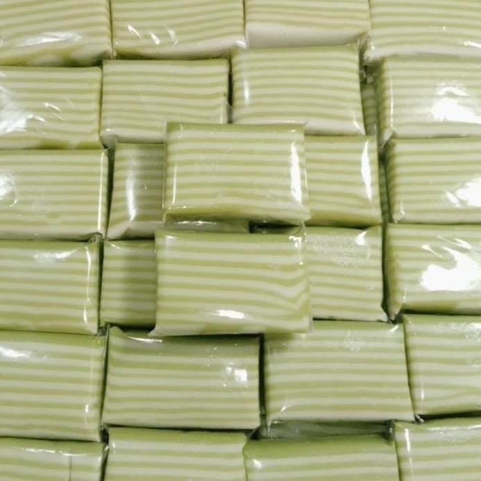 

Terlaris Lapis Pandan Tepung Beras / Kue Lapis Tepung Beras