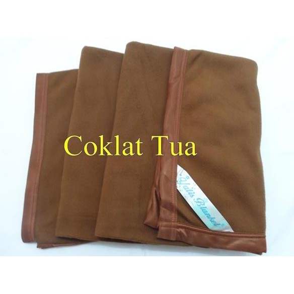 Selimut Polos Hotel Yatis Warna Coklat Tua MURAH