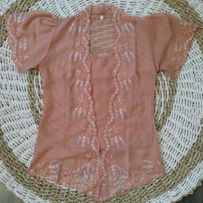 

Terlaris (Hanya Kebaya) Baju Kebaya Jadi Sifon Bordir Padi Tangan Rumbai Kebaya Bali Modern Wisuda