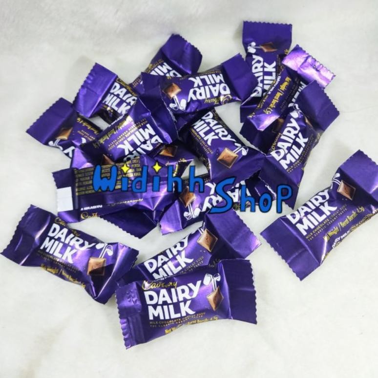 

Cadbury Dairy Milk Cokelat Mini Import Malaysia 4,5 gram