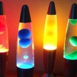 Lampu Meja Lava