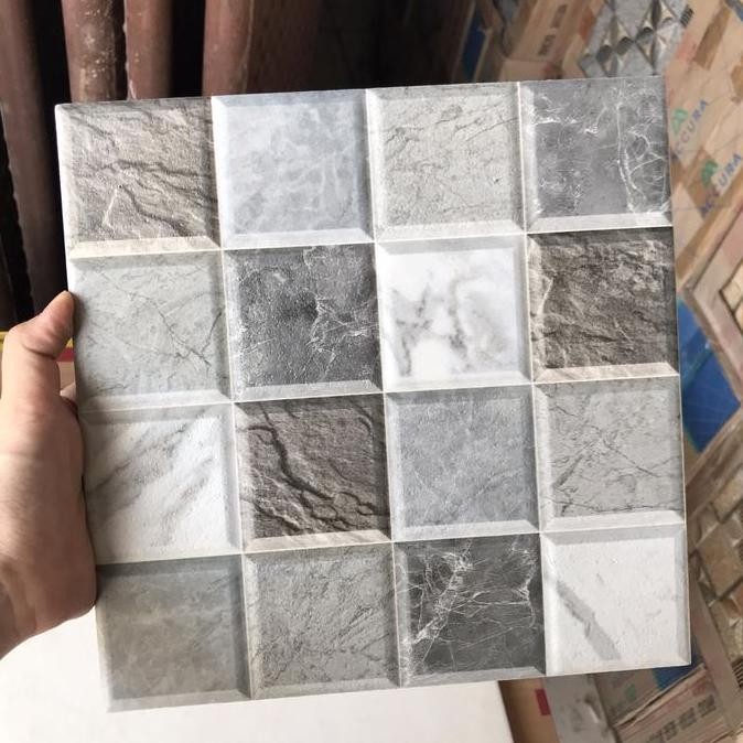 keramik lantai kamar mandi cream 25x25 (kasar)/ keramik teras FORSALE