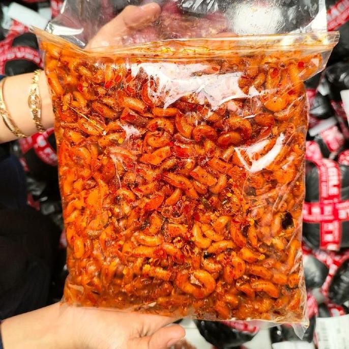 

Makaroni pedas daun jeruk 1kg Cemilan Food