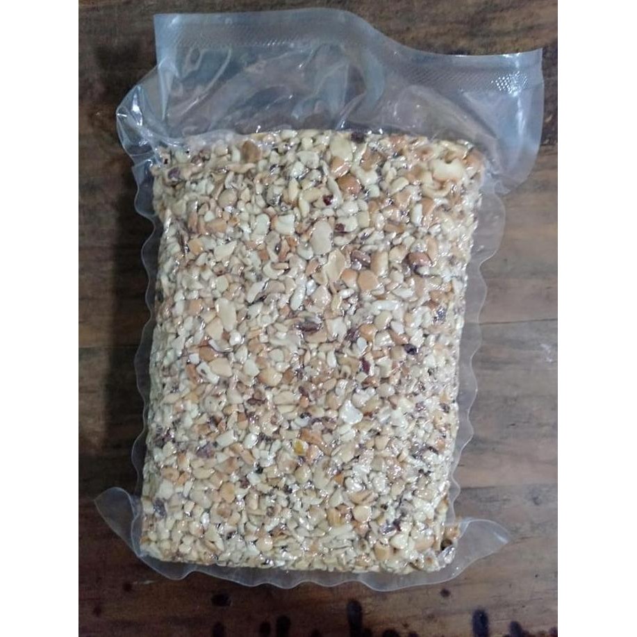 

kacang mede menir 1kg