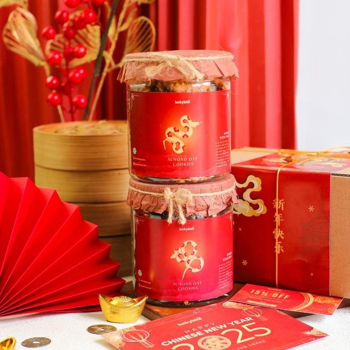 

Hampers Imlek (SET A) - Cookies 2 Jar + FREE Greeting Card + Pita