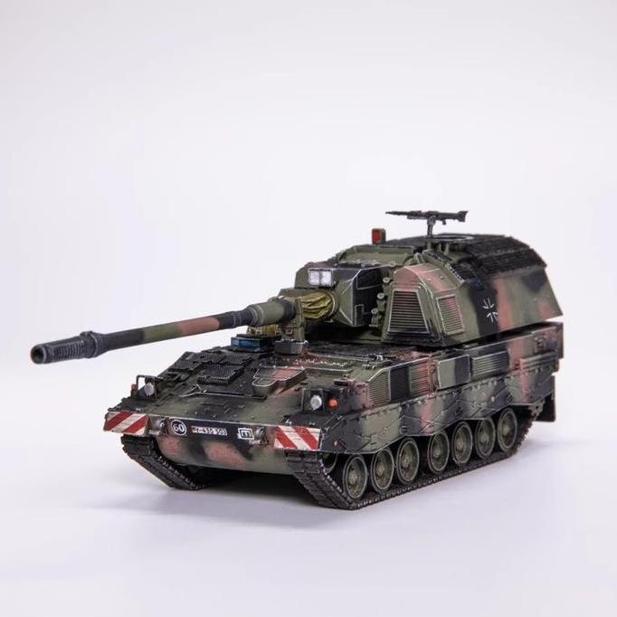 Diecast Tank AM Model German PZH-2000 Self-propelled Artillery, NATO Scheme