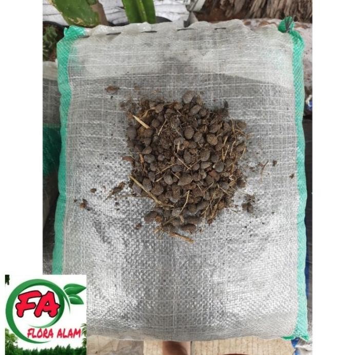 

Terlaris Terbest Pupuk Kandang Kambing 100% Murni