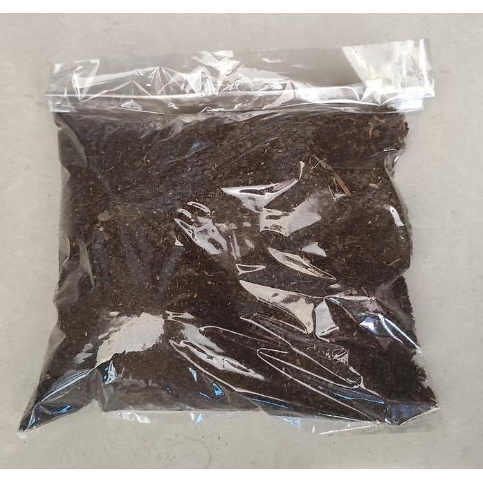 

Terlaris Pupuk Kandang Organik Halus Kotoran Kambing 1 Kg / Pupuk Organik Tai Kambing Halus