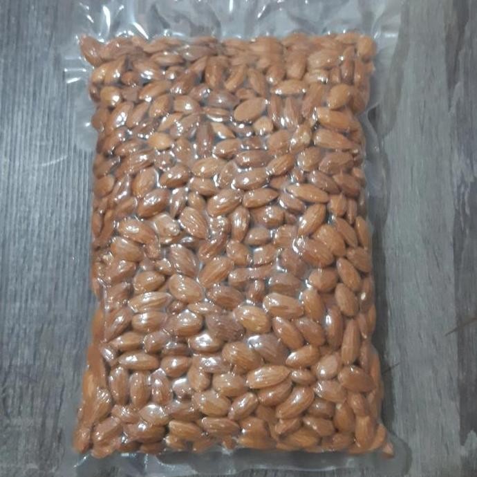 

Promo Almond Mentah Raw Blue Diamond Utuh 1Kg