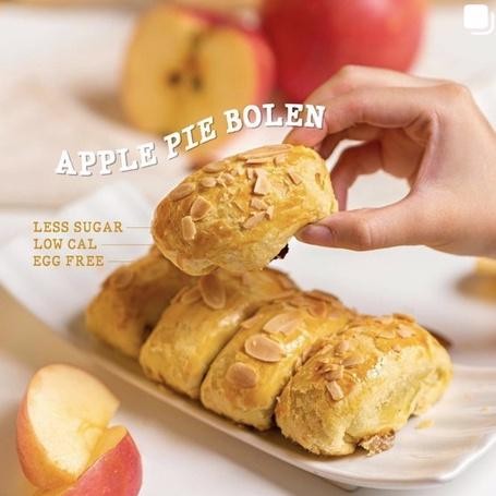 

NEW PRODUCT LOW CALORIE APPLE PIE BOLEN NUDE BAKE WITH ALMOND SLICE | VEGAN & GLUTEN FREE CHOICE, DAIRY FREE, EGG FREE NATURES TOUCH.