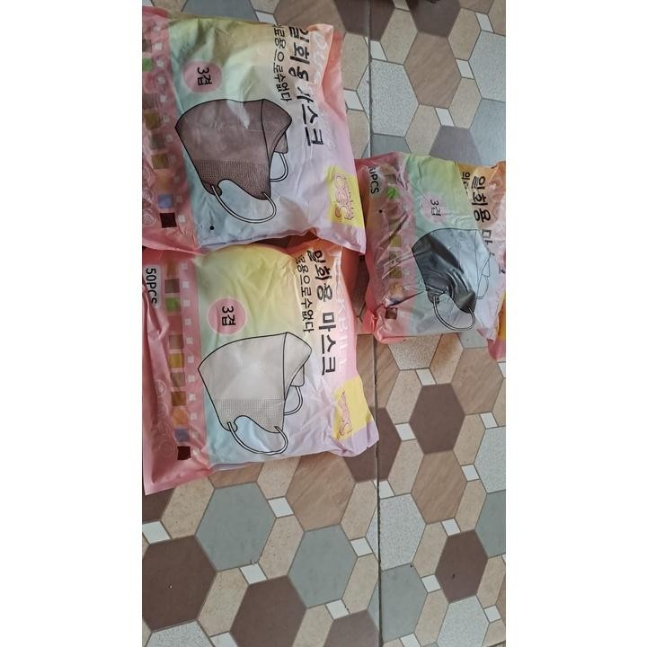 Masker Duckbill 50 Pcs Ready Warna Putih Hitam Mix - Masker Duckbil 3 Ply Mirip Sensi