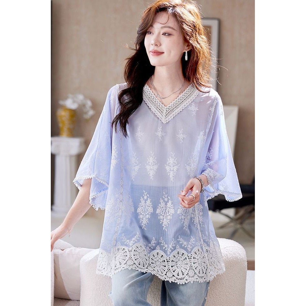 Fashion Wanita Mewah Tinggi Gaya Muda yang Modis V Blus Bordir Renda