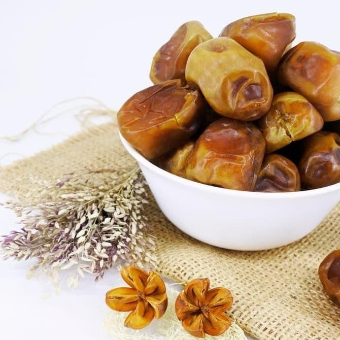 

READY Kurma Sukari Ember 850 gr Asli Madinah Empuk Tebal
