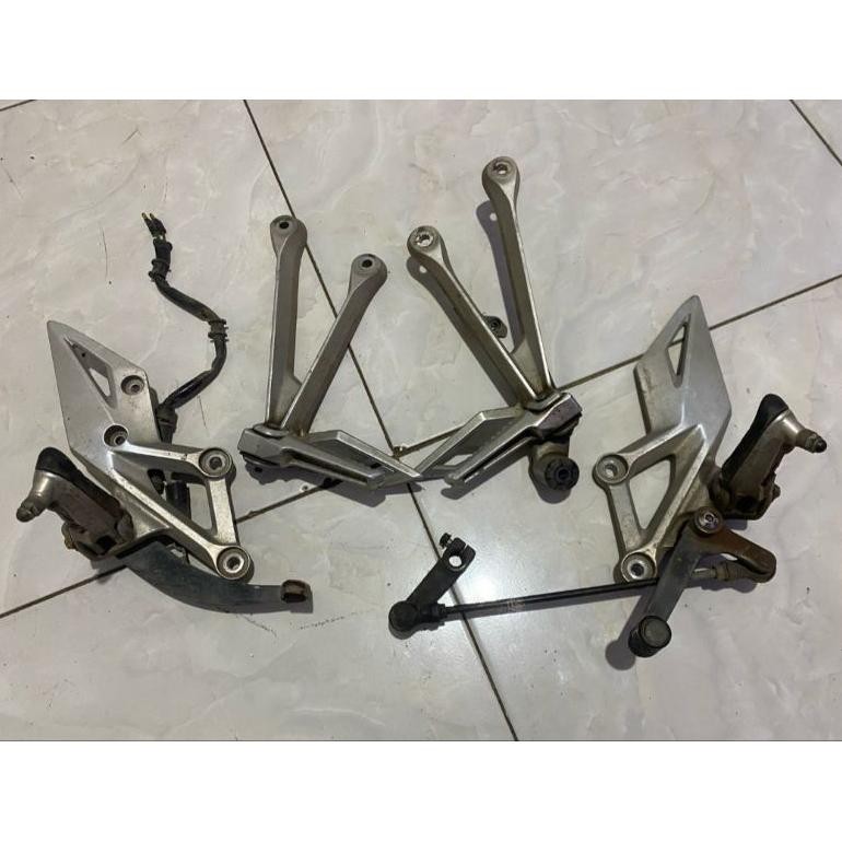 foot step set depan belakang 2nd ori cbr150 faslcelift cbr k45n k45g k45r