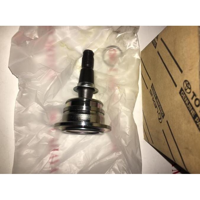 . Ball Joint Atas Innova Fortuner Original