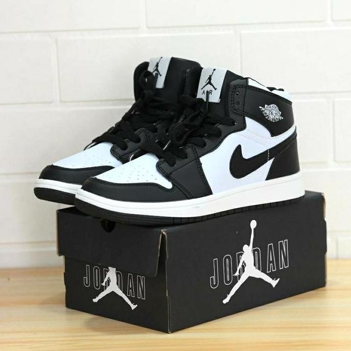 Tersedia Sepatu Anak Laki Perempuan Jordan 1 High Hitam Putih Tk Sd New(IMPORT)