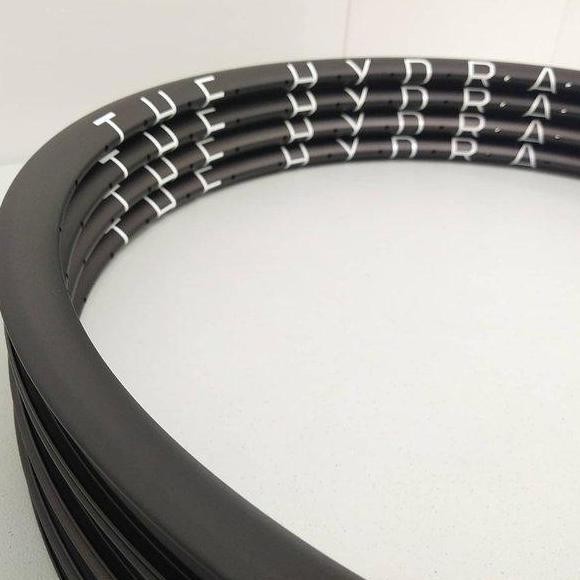 NEW H PLUS SON THE HYDRA 32H BLACK RIMS