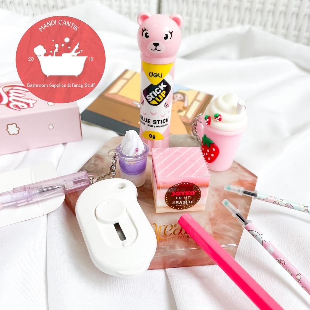 

Paket LUCKY BOX paket alat tulis lengkap cutter pulpen lem gantungan kunci pensil reffil pen penghapus gambar lucu warna random