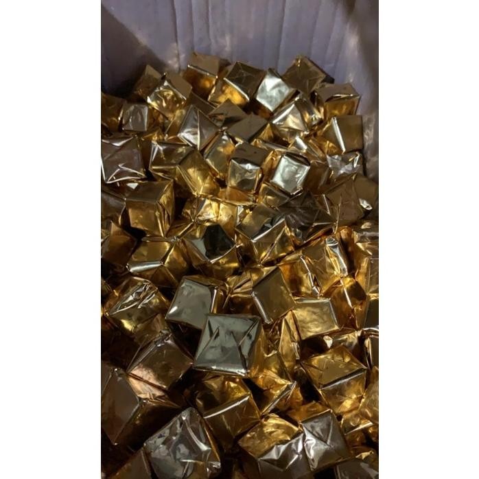 

Piramid Coklat 1Kg Bahan Mix SQ MIX/Coklat Kiloan Cokelat Kiloan | Coklat Piramid Mini | Leburan Silverqueen | Patahan SQ