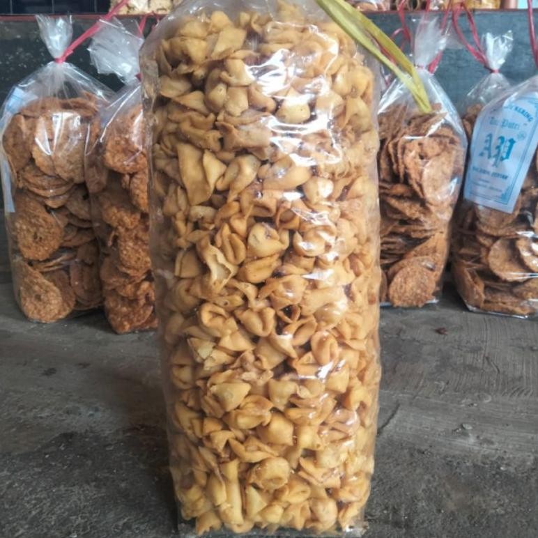 

1kg kripik pangsit pita. khusus buat jual lagi