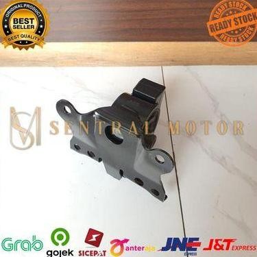 Engine Mounting Kiri Nissan Serena C24