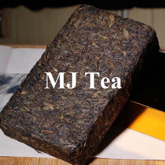 

Dark Tea Hunan Anhua Jinhua Fu Brick Tea - 1000Gr Maison Auratea