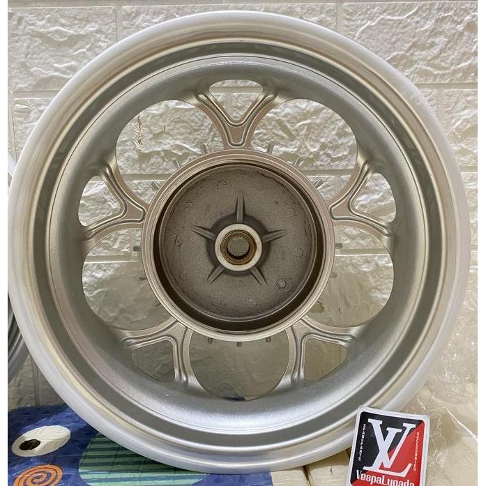 Velg cnc vespa model marus - silver