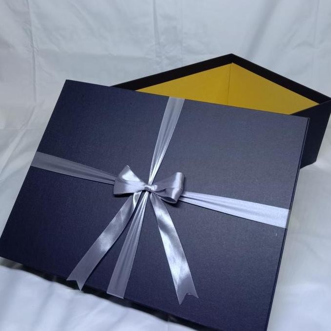 

ready stock Kotak Hadiah / Kotak Kado / Kotak Box / 40x30x15 cm / Berpita