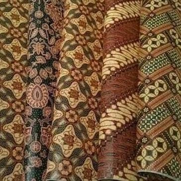 

ready stock Kertas Kado Kiky Batik / Motif Biasa ( isi 50 pcs )