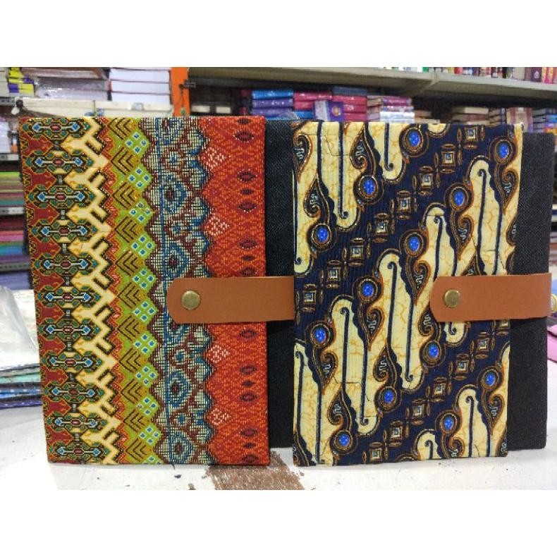

sampul Al Qur'an kain batik a5 (ukuran buku tulis) RB07