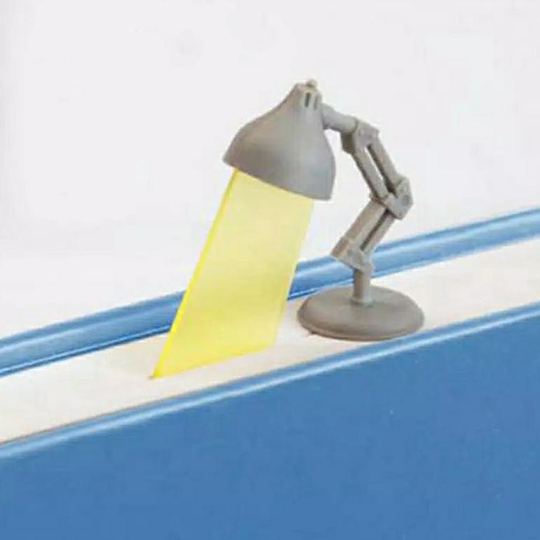

Pembatas Buku Bookmark Bentuk Lampu Baca Lucu Unik Simple Praktis Alat Tulis Stationery RB07